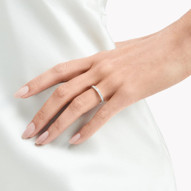 Thread Set Diamond Wedding Band