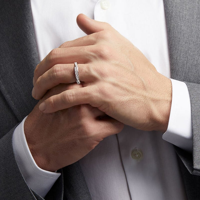 Spiral Pavé Diamond Band